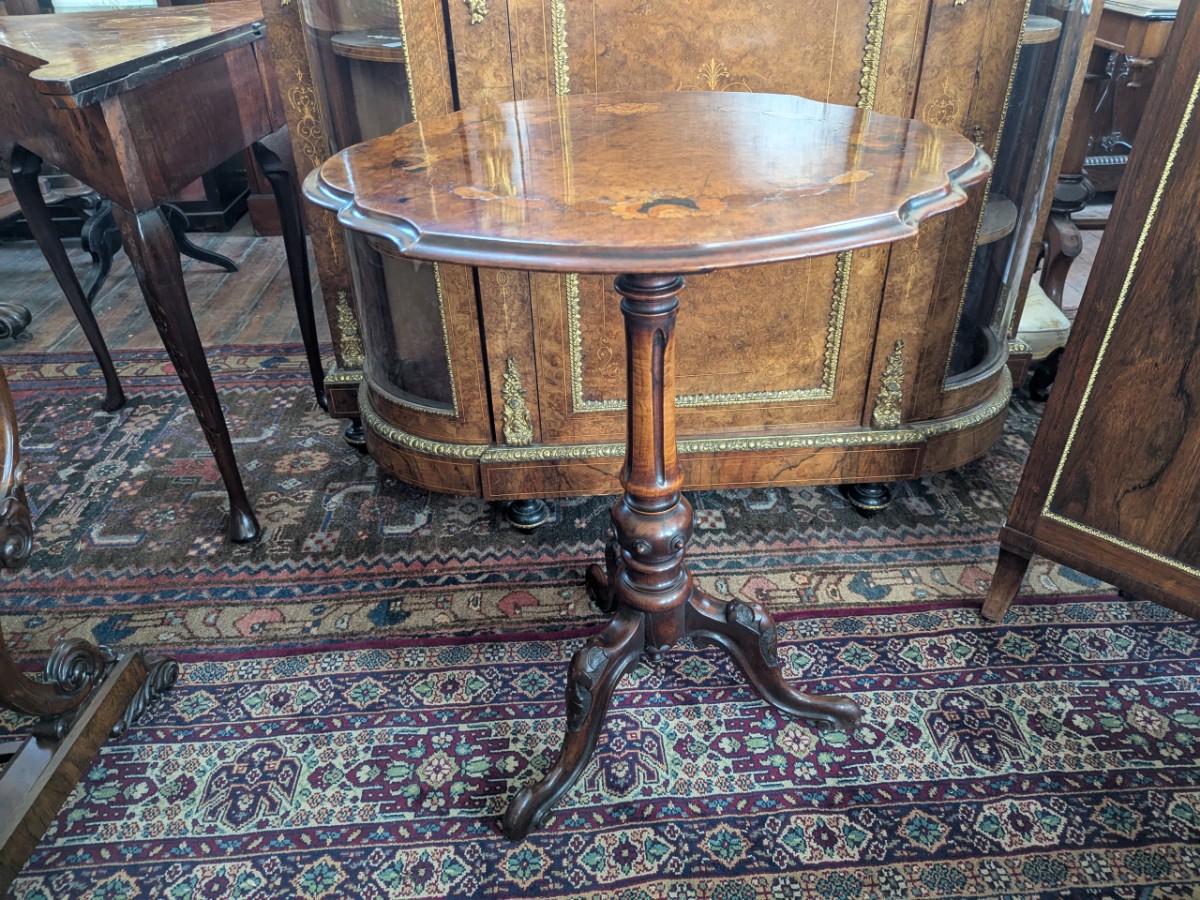 Early 19th Century Oval Wine Table